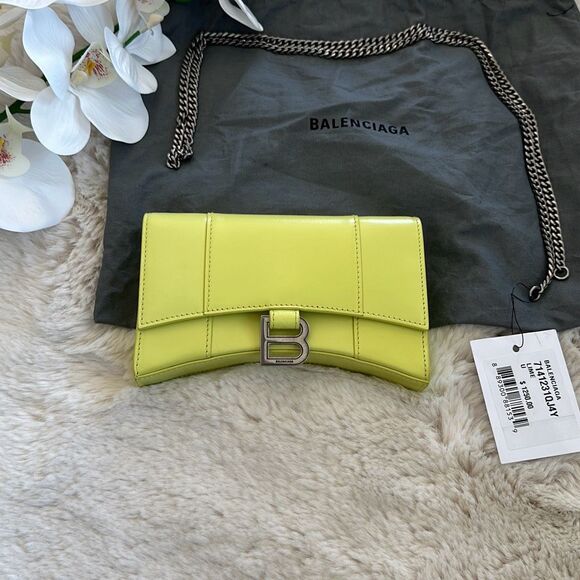 Balenciaga Hourglass Leather Wallet on Chain in Lime Green - Picture 2 of 10
